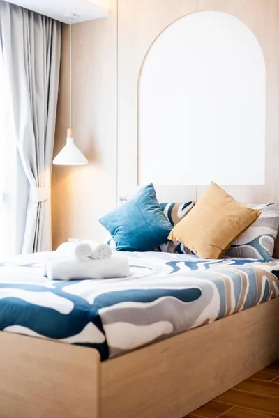 Appartamento Deluxe con due camere da letto e balcone — Premium 2BR near Kamala Beach, Pool, Gym & Shuttle Bus